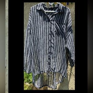 TORRID black white Sheer Pullover Blouse Pockets Sz 1